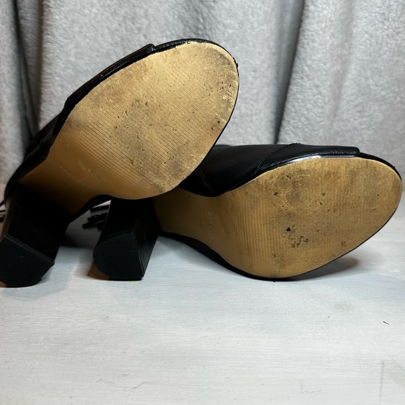 Express Black Vegan Leather Ankle Zip Bootie Womens Size 9 Peep Toe Whipstitch - Picture 4 of 7